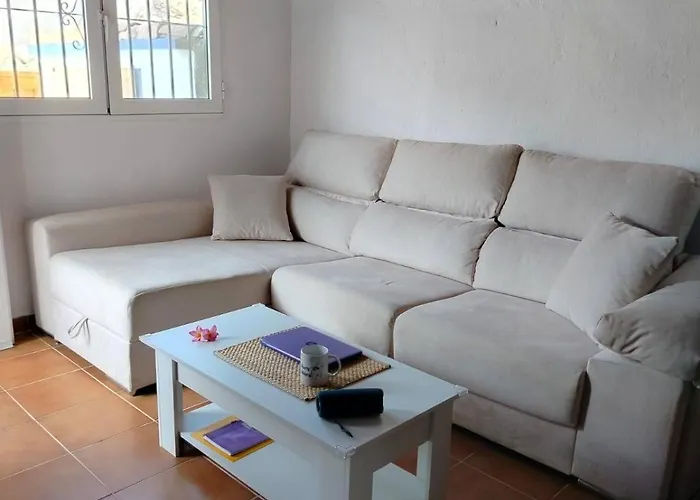 Casa Del Lilmonero - Cute Andalucian House 10m Walk To The בית נופש מארבלה